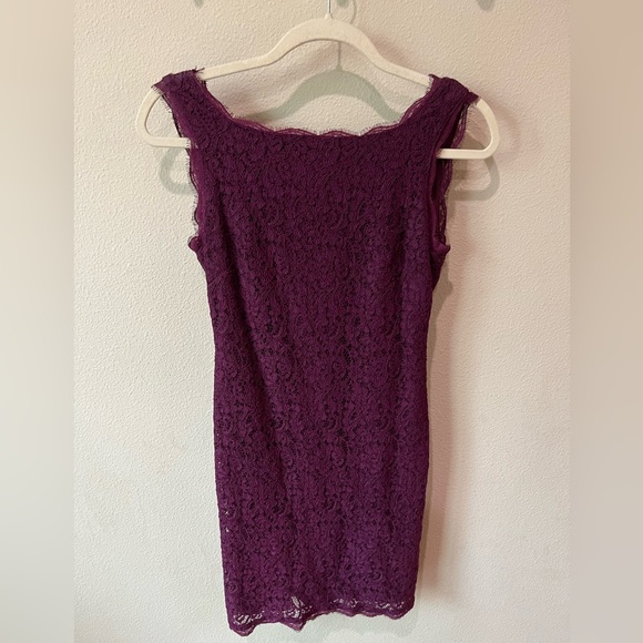 Adrianna Papell Dresses & Skirts - Adrianna Papell Lace Sleeveless dress size 4 purple mulberry square neck elegant